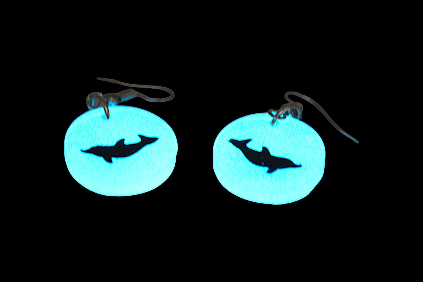 Boucles d'oreilles avec pendentifs fluorescents