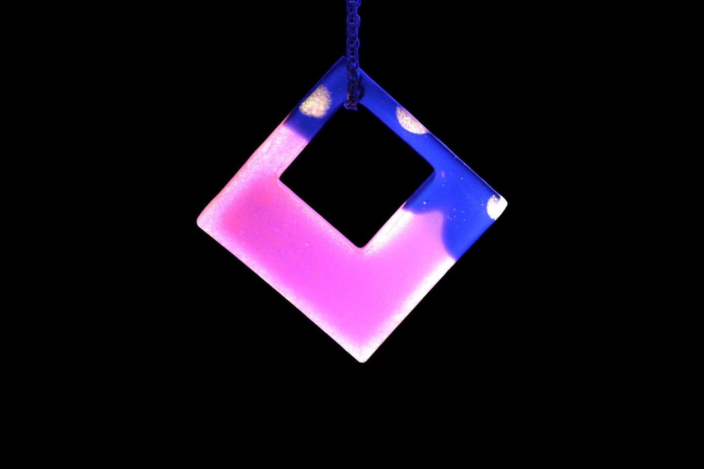 Noire et Fluo